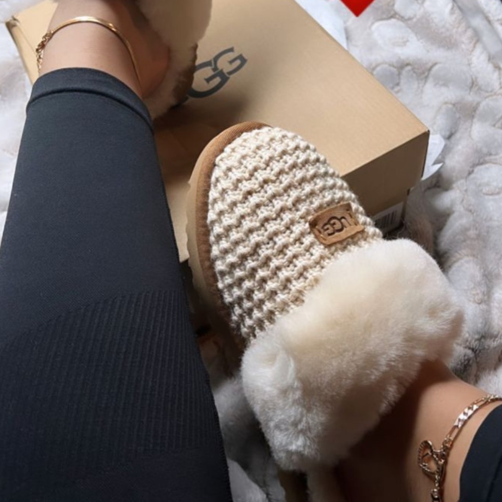 UGG